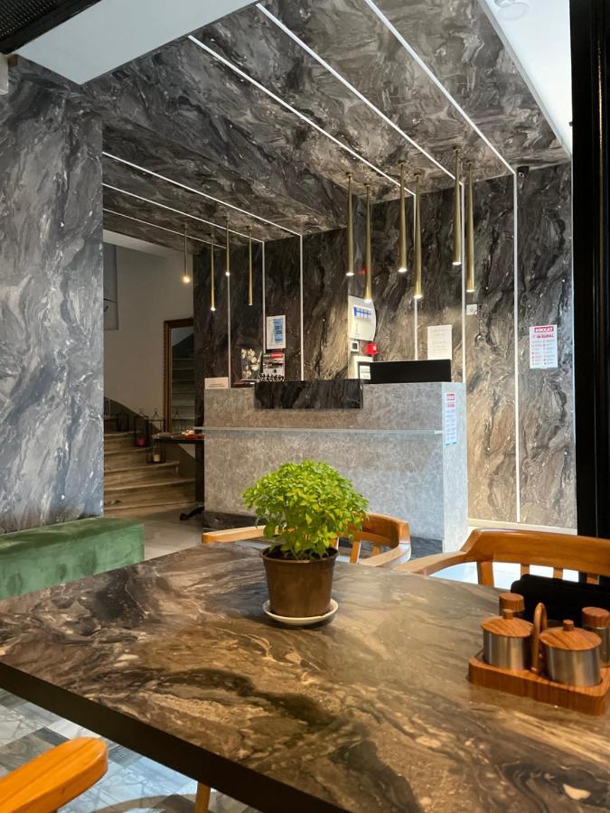 Taksim Galatist Hotel Istanbul Bagian luar foto
