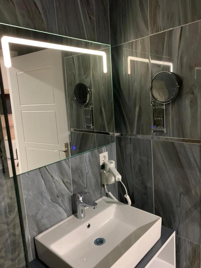 Taksim Galatist Hotel Istanbul Bagian luar foto