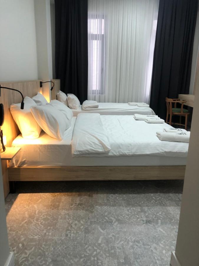 Taksim Galatist Hotel Istanbul Bagian luar foto
