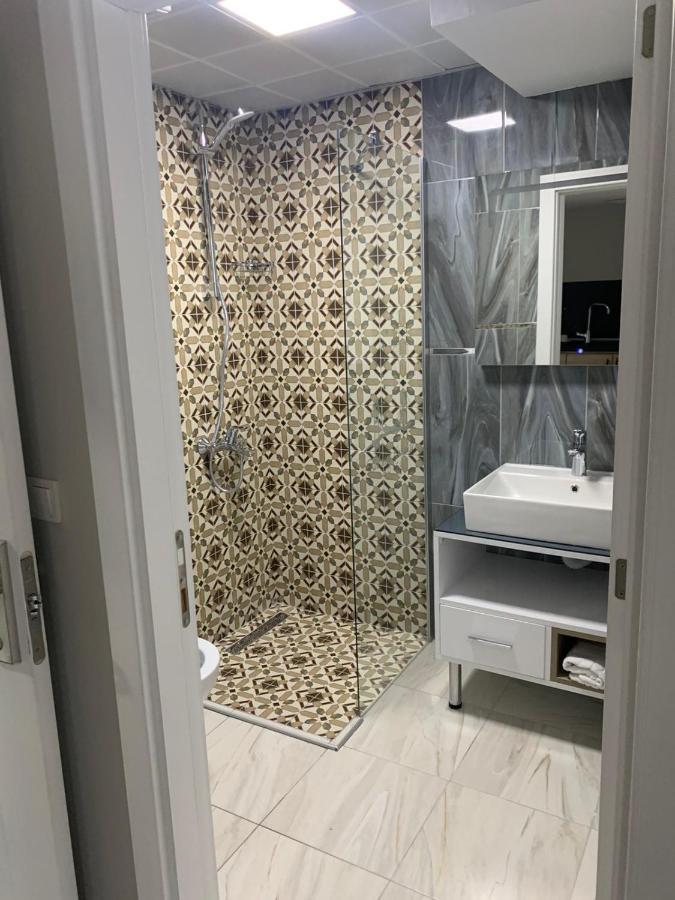 Taksim Galatist Hotel Istanbul Bagian luar foto